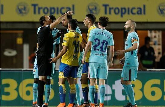  斯特拉斯堡更衣室内讧，主力遭内部禁赛  