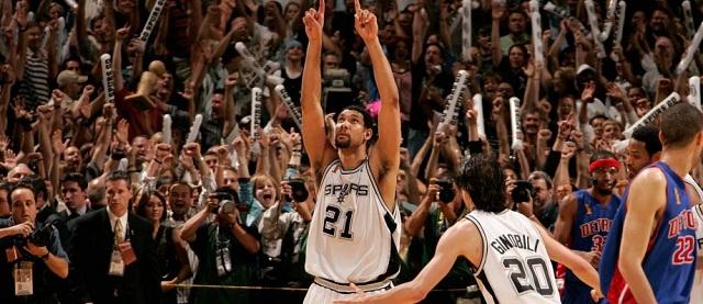  国王福克斯绝杀球引争议回放判定  